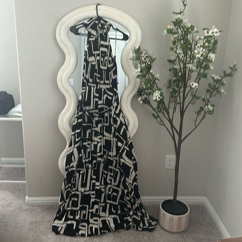 Zalma Long dress, formal black and white with stretch, size L